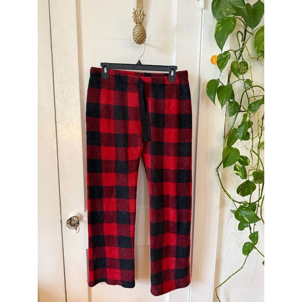 Rue21 women’s size medium, black and red plaid pajama pants